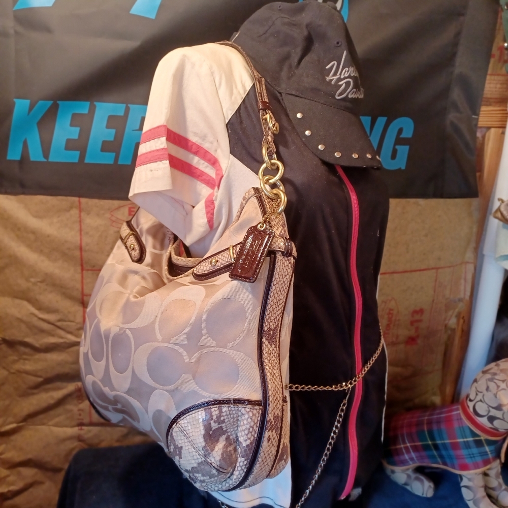 Coach sateen hobo - Picture 12 of 14